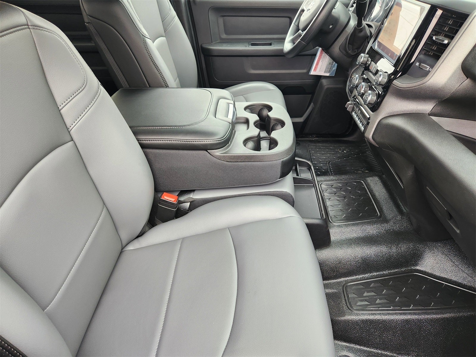 2026 RAM Ram 3500 Chassis Cab RAM 3500 TRADESMAN CREW CAB CHASSIS 4X4 60' CA