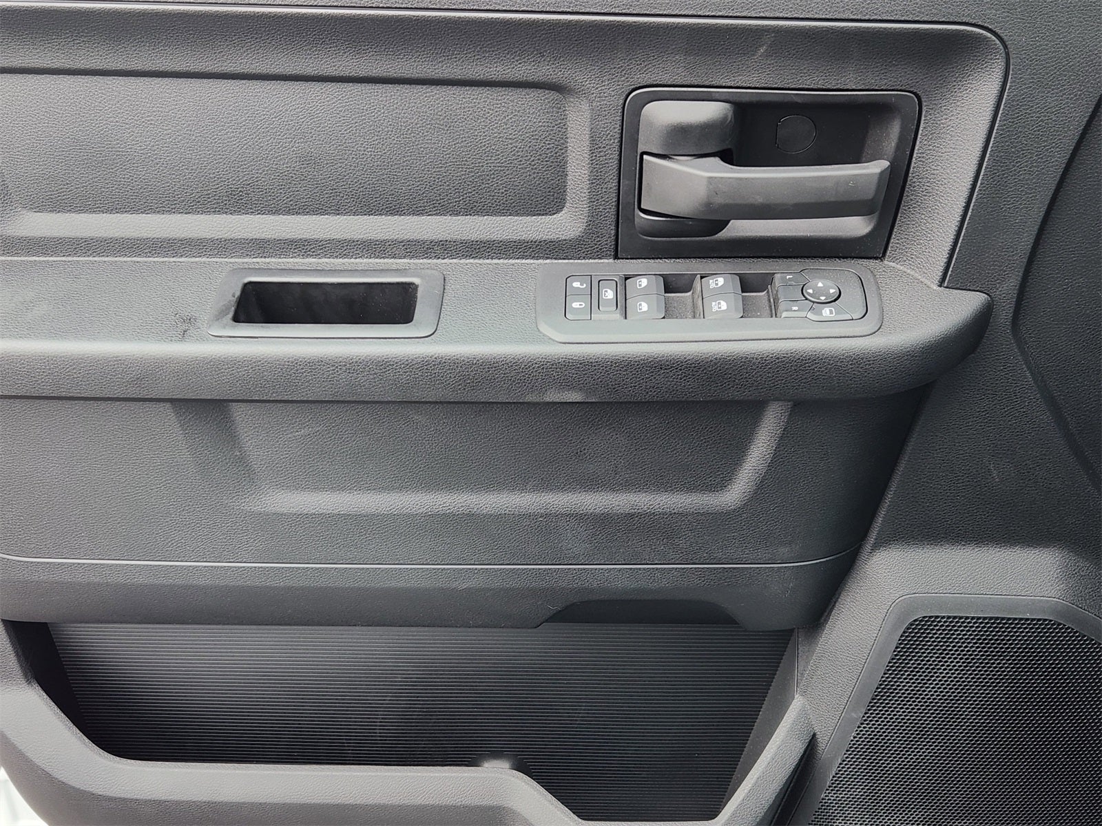 2026 RAM Ram 3500 Chassis Cab RAM 3500 TRADESMAN CREW CAB CHASSIS 4X4 60' CA