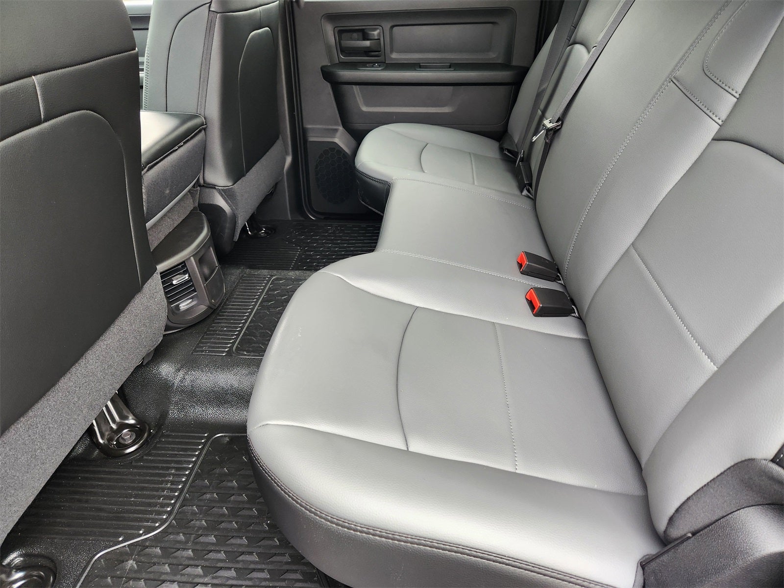 2026 RAM Ram 3500 Chassis Cab RAM 3500 TRADESMAN CREW CAB CHASSIS 4X4 60' CA