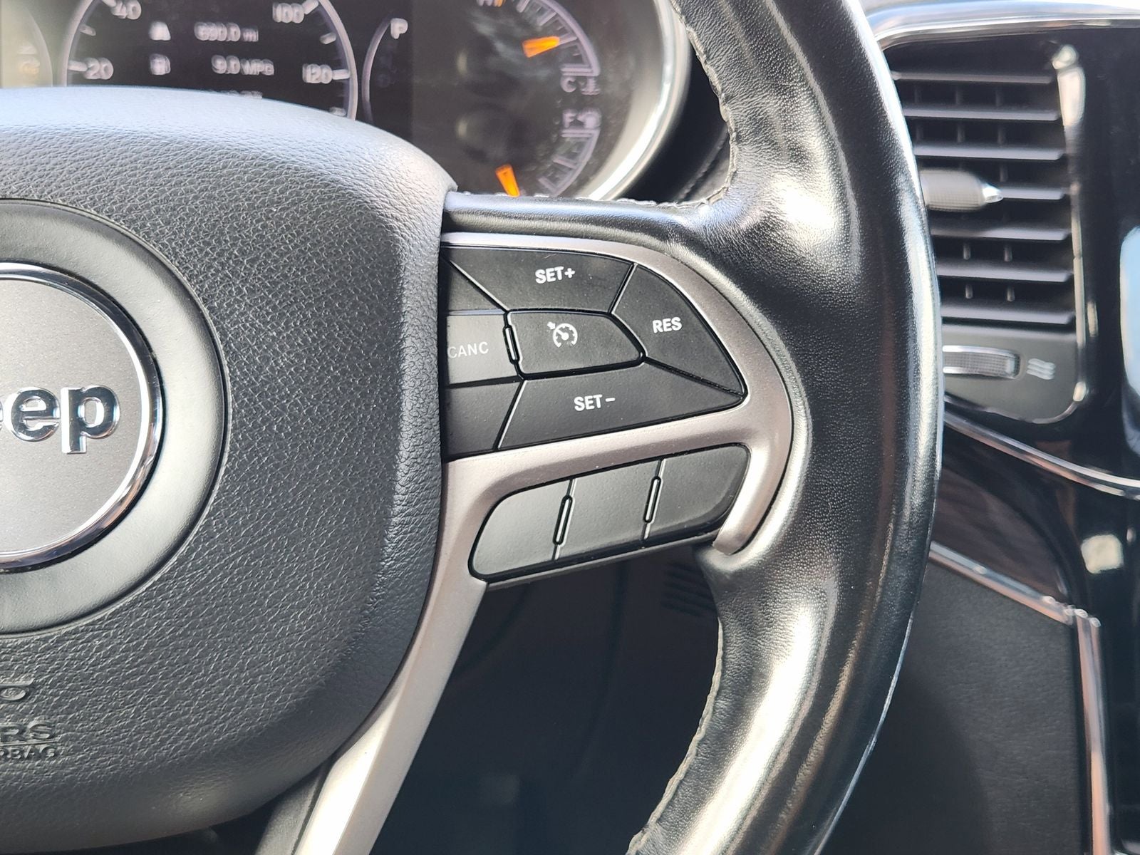 2020 Jeep Grand Cherokee Overland