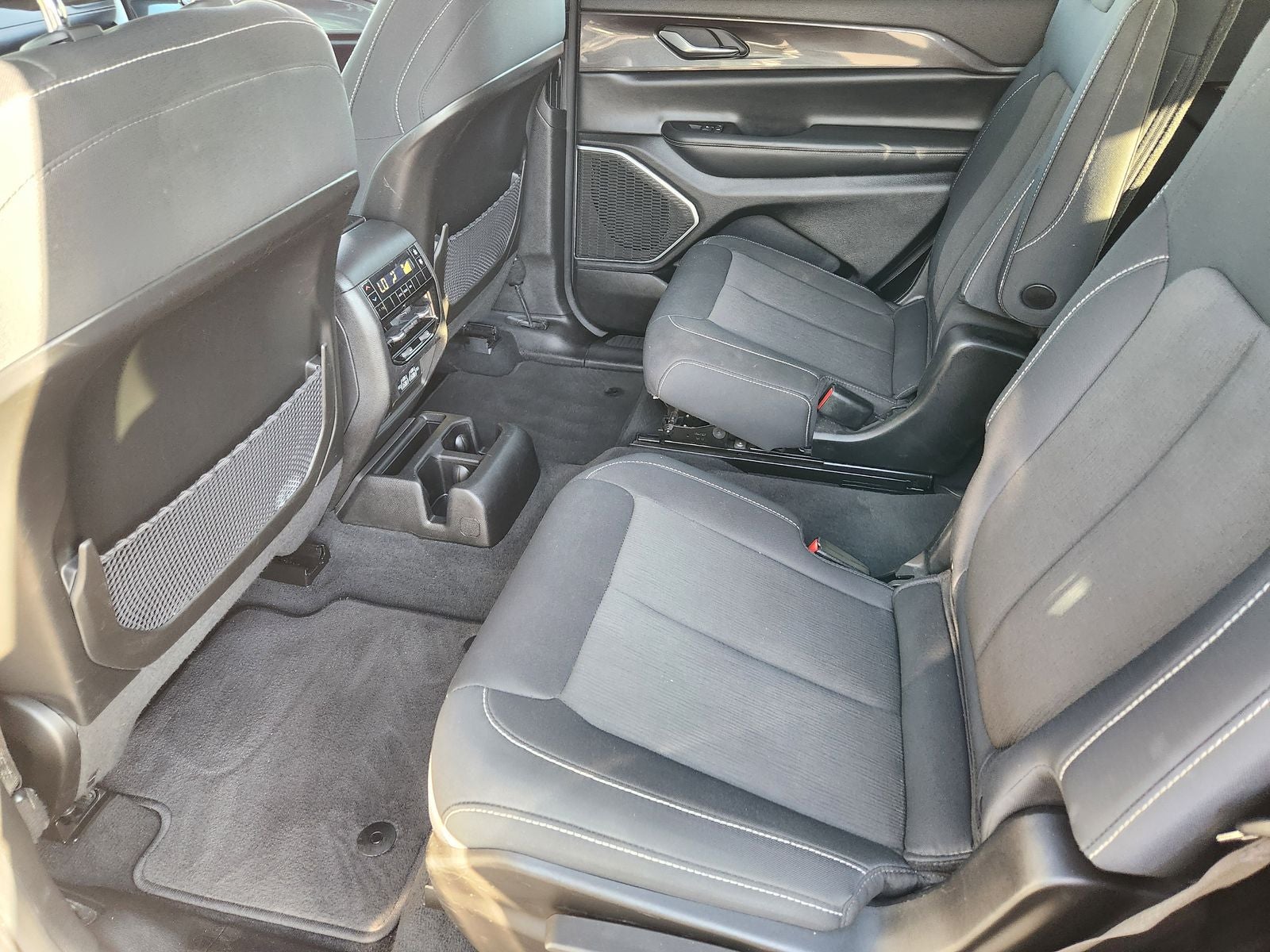 2022 Jeep Grand Cherokee L Laredo