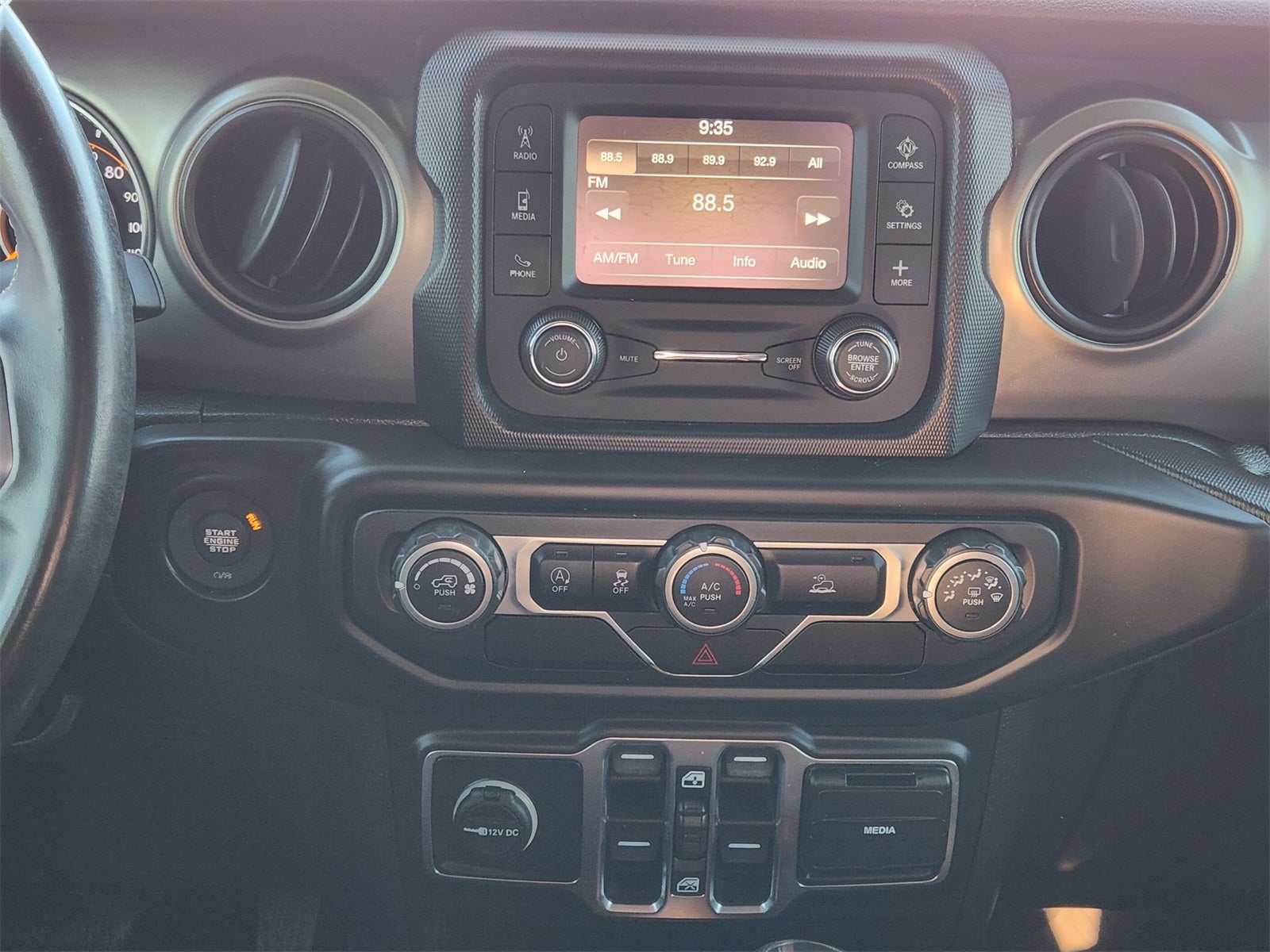 2020 Jeep Gladiator Sport