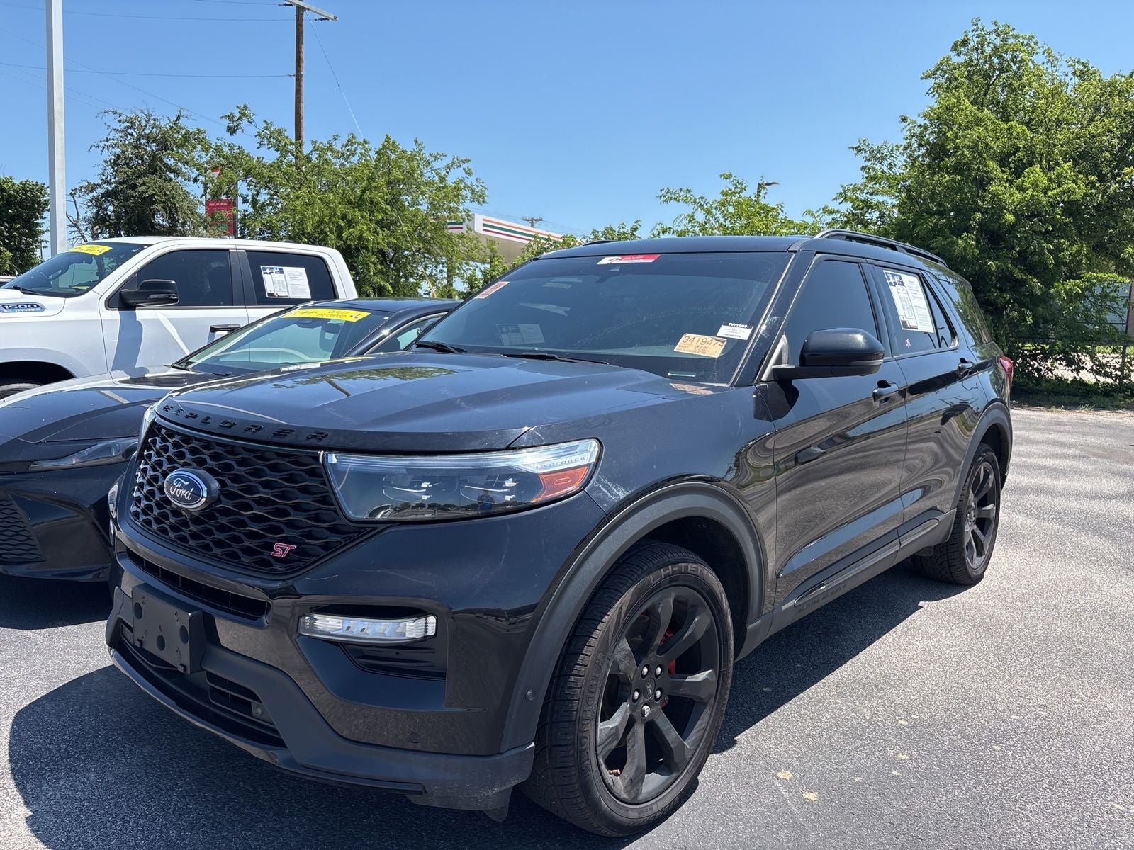 2022 Ford Explorer ST 4WD's photo