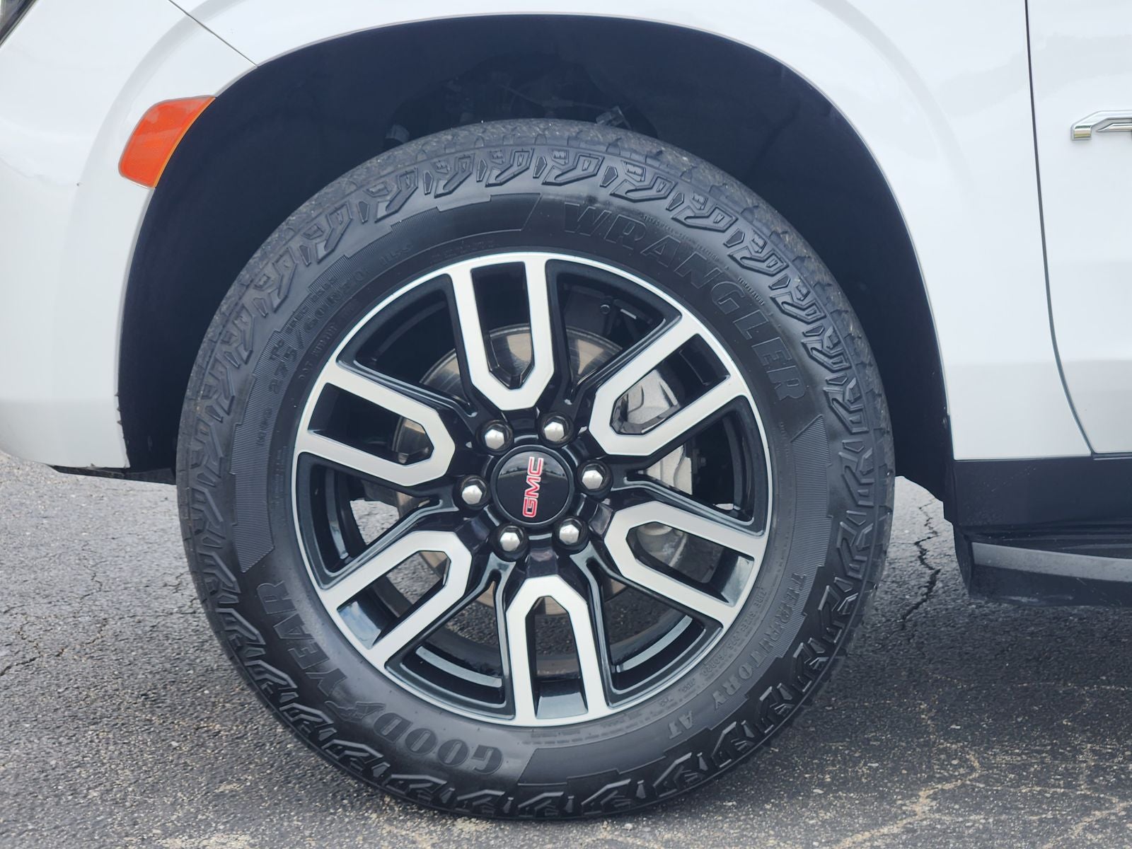 2024 GMC Yukon AT4