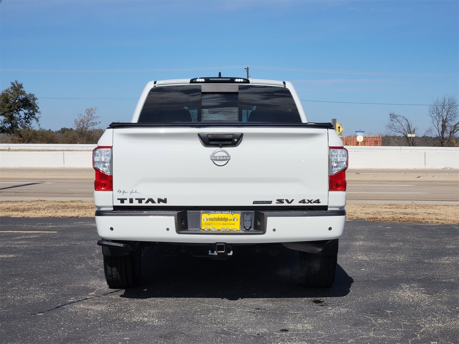 2023 Nissan Titan SV
