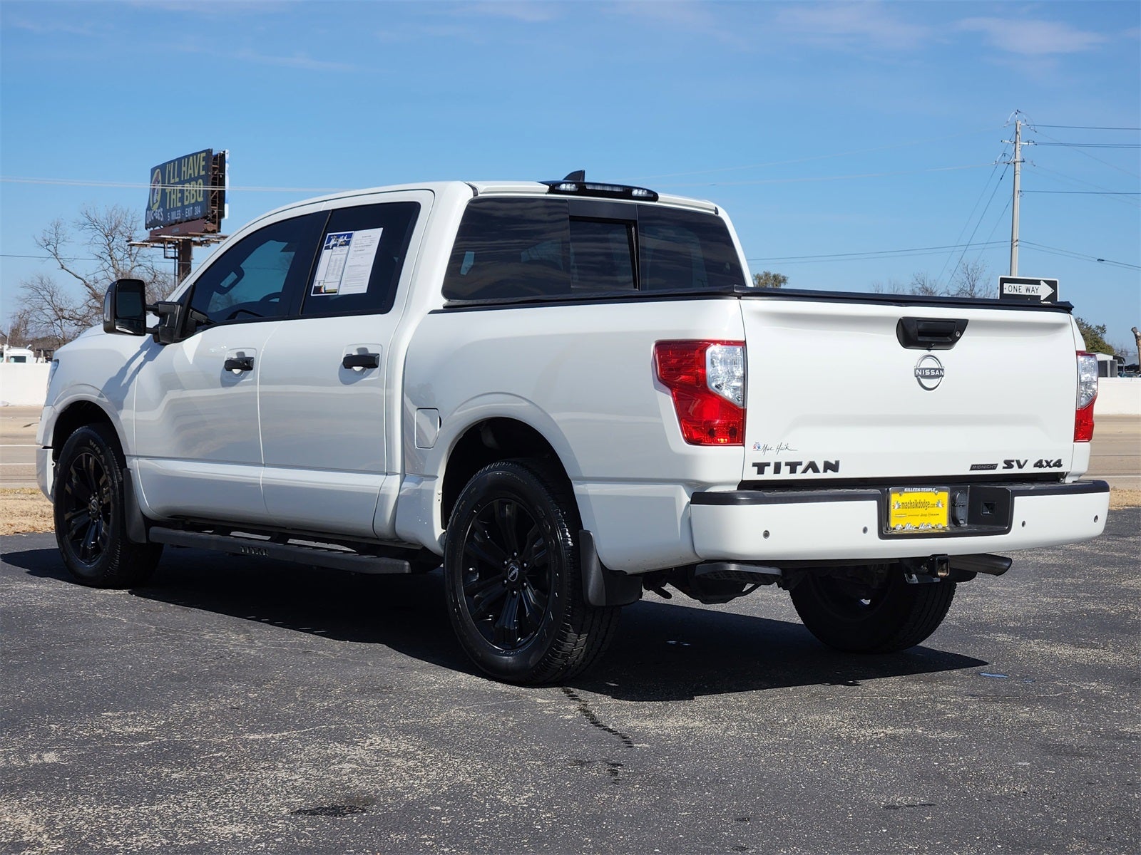 2023 Nissan Titan SV