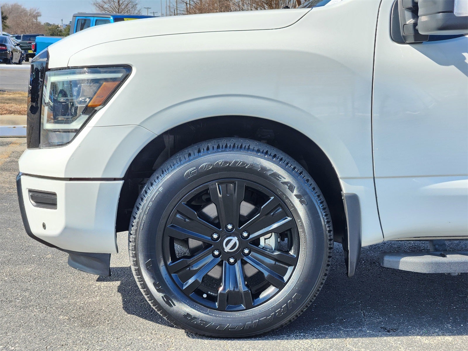 2023 Nissan Titan SV