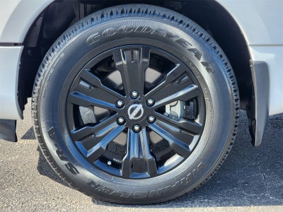 2023 Nissan Titan SV