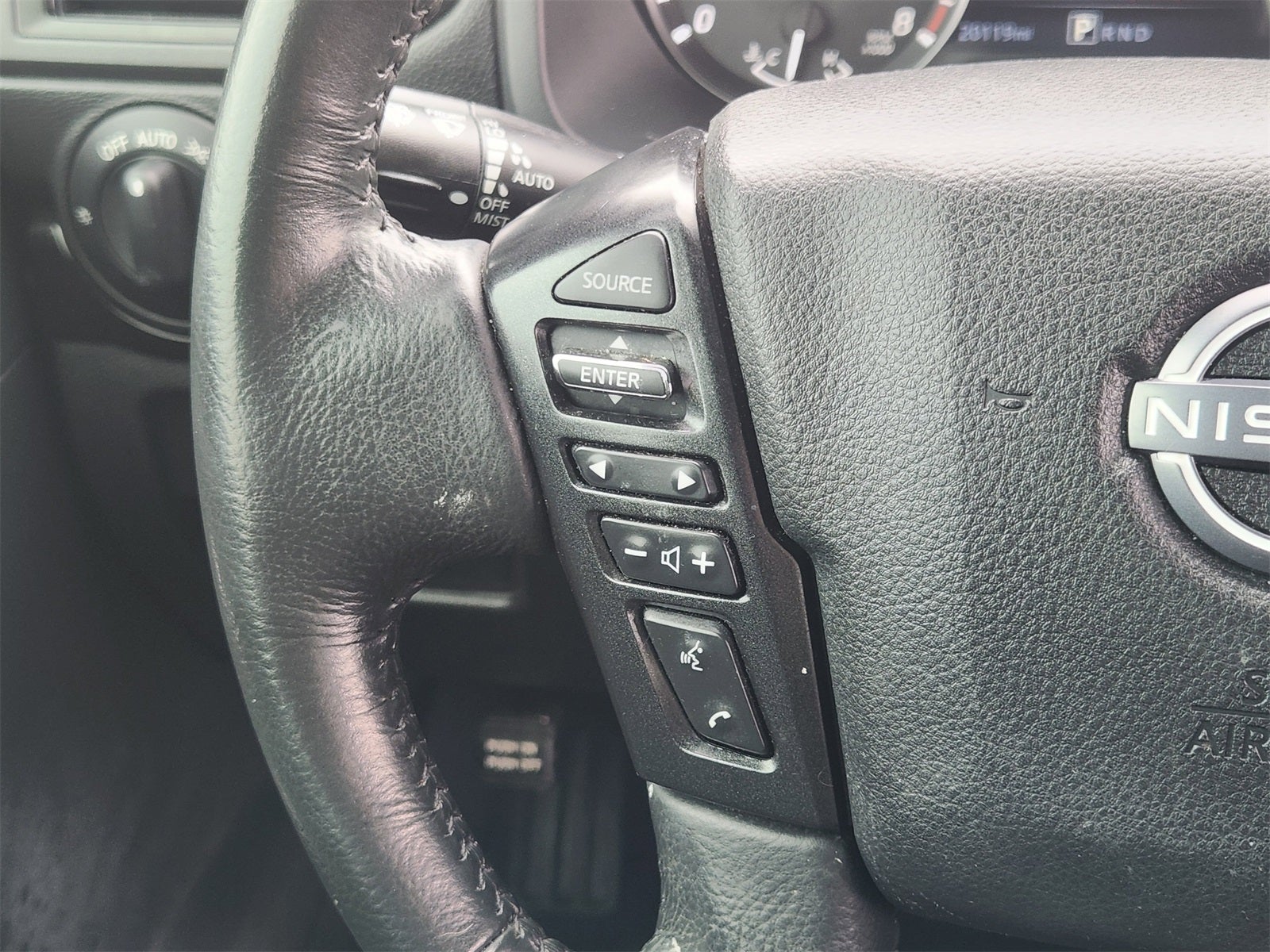 2024 Nissan Titan SV