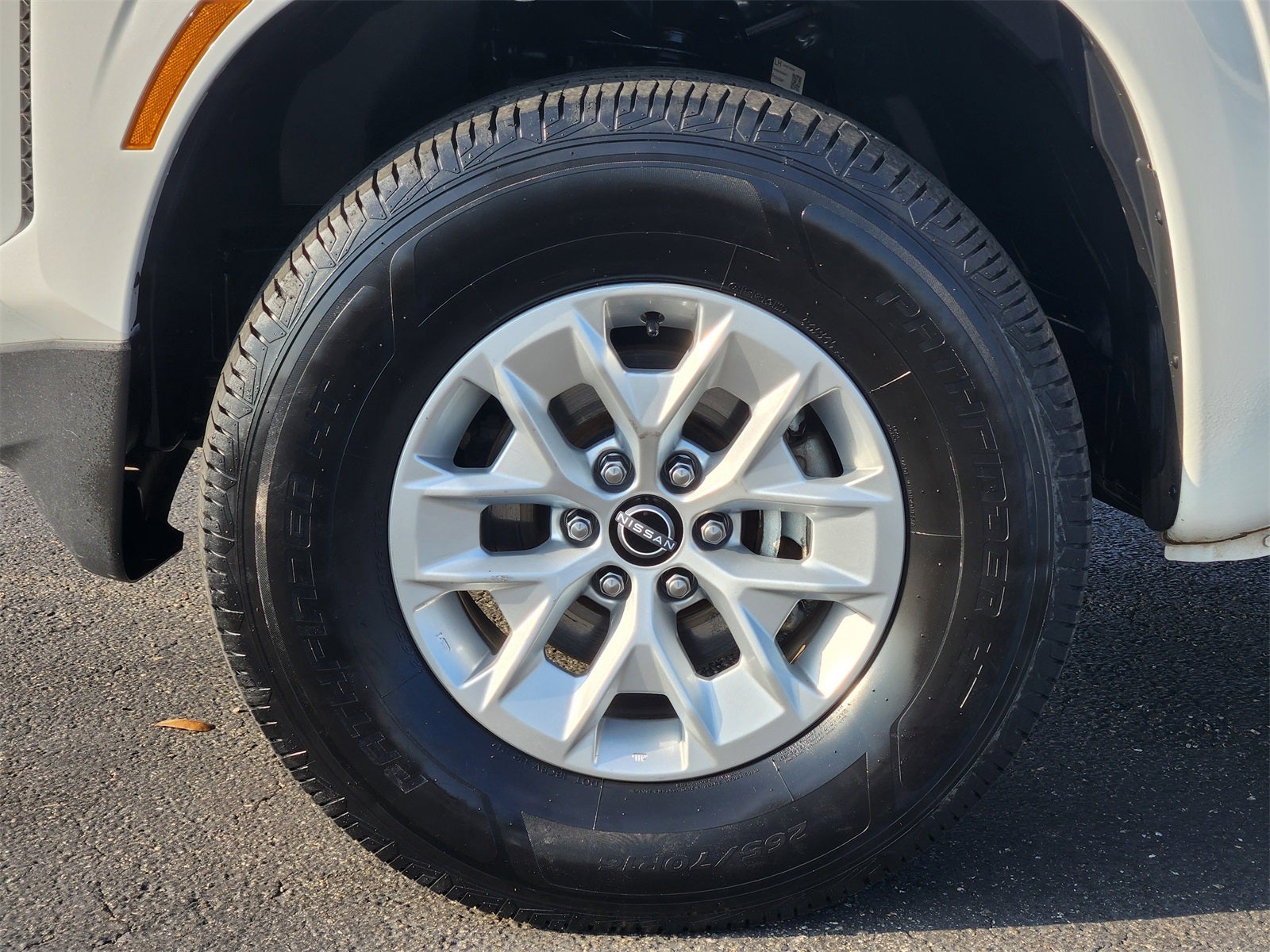 2024 Nissan Frontier SV