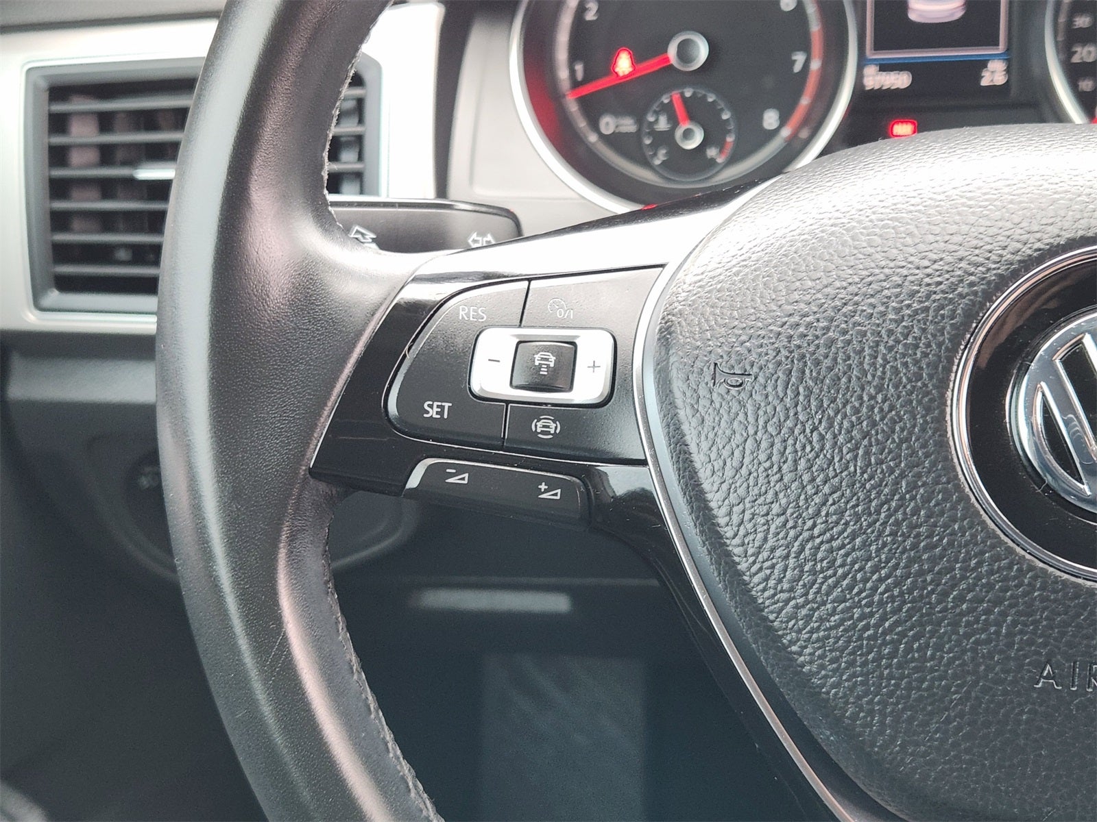 2019 Volkswagen Atlas 3.6L V6 SE R-Line