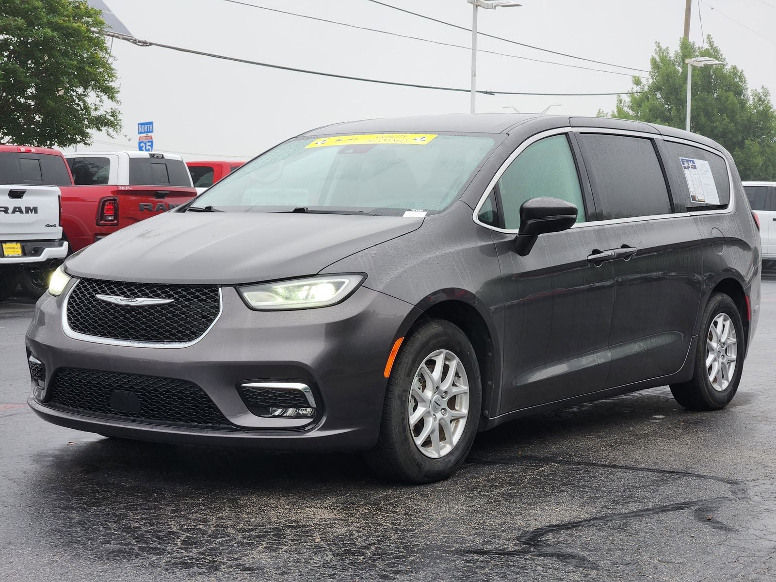 2023 Chrysler Pacifica Touring L