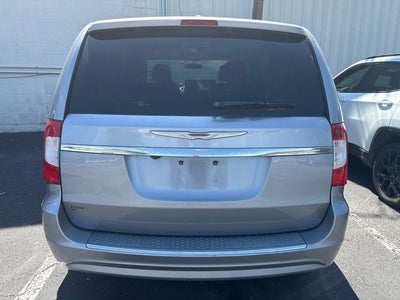 2016 Chrysler Town & Country Touring