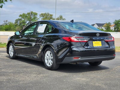 2025 Toyota Camry SE