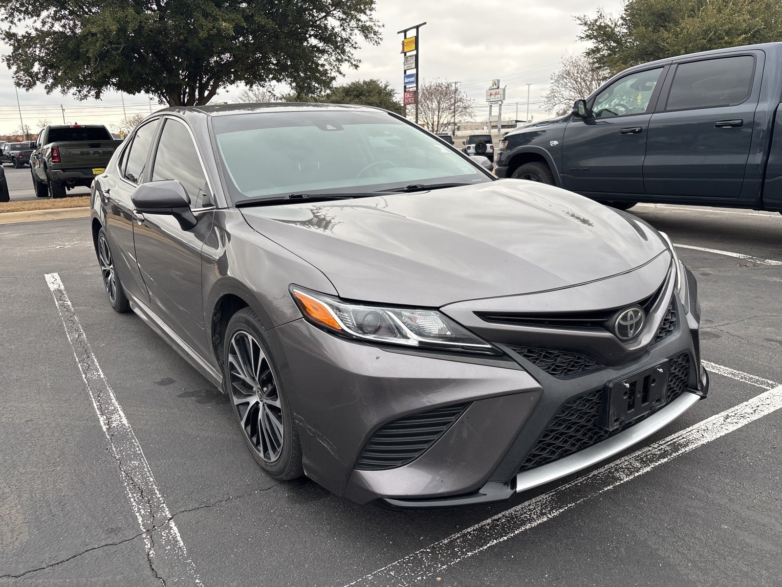 2020 Toyota Camry SE
