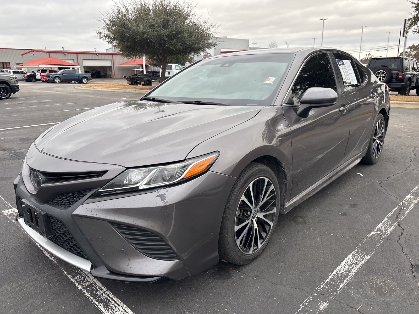 2020 Toyota Camry SE