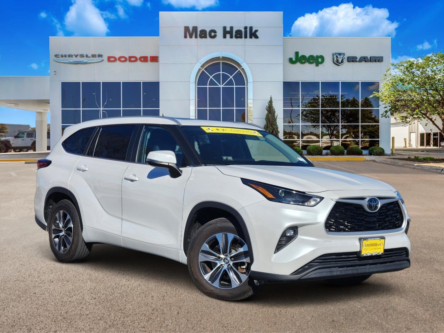 2024 Toyota Highlander LE