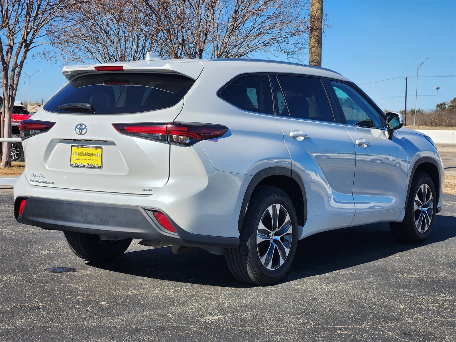 2024 Toyota Highlander LE