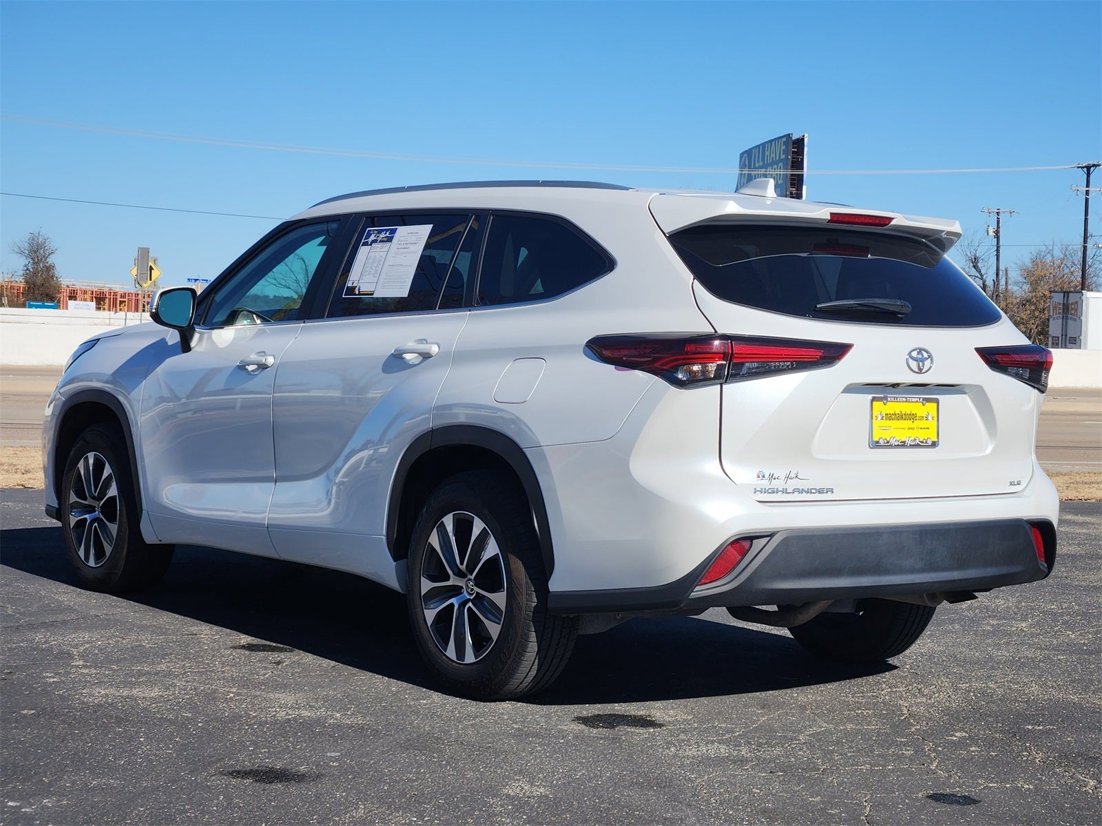 2024 Toyota Highlander LE