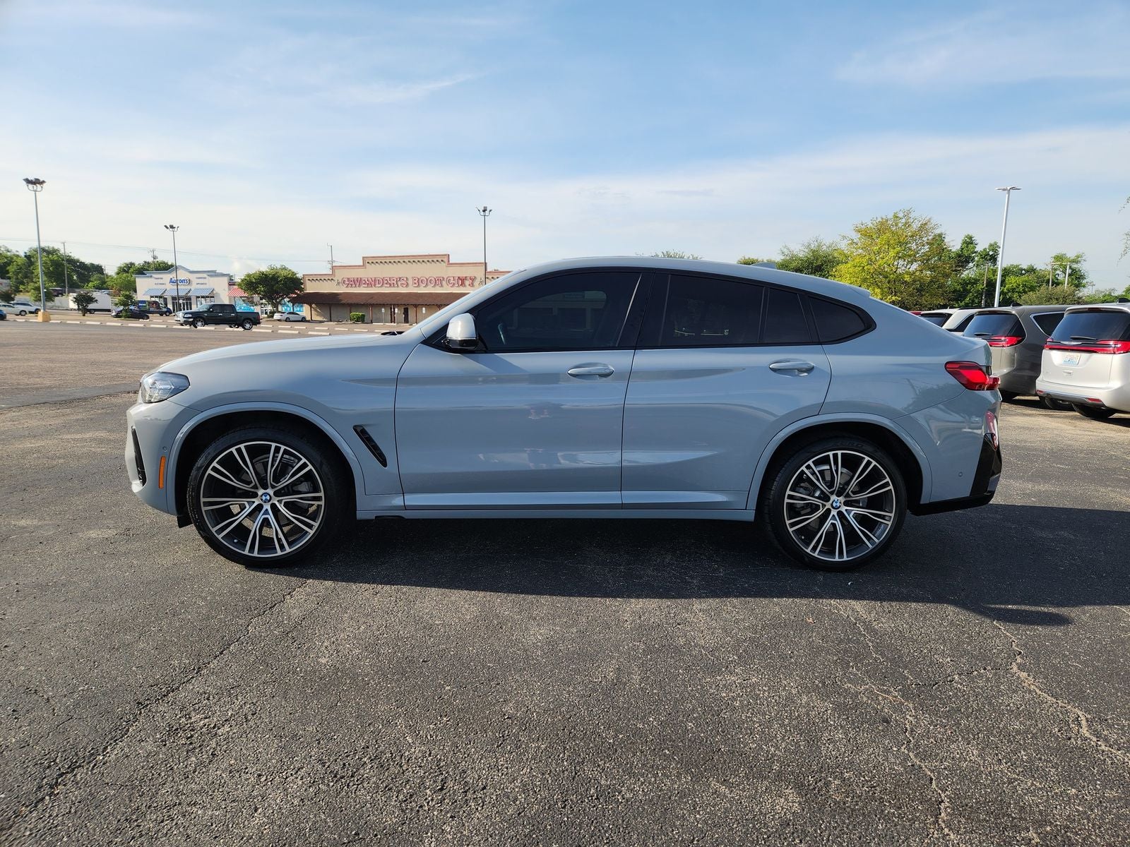 2024 BMW X4 xDrive30i