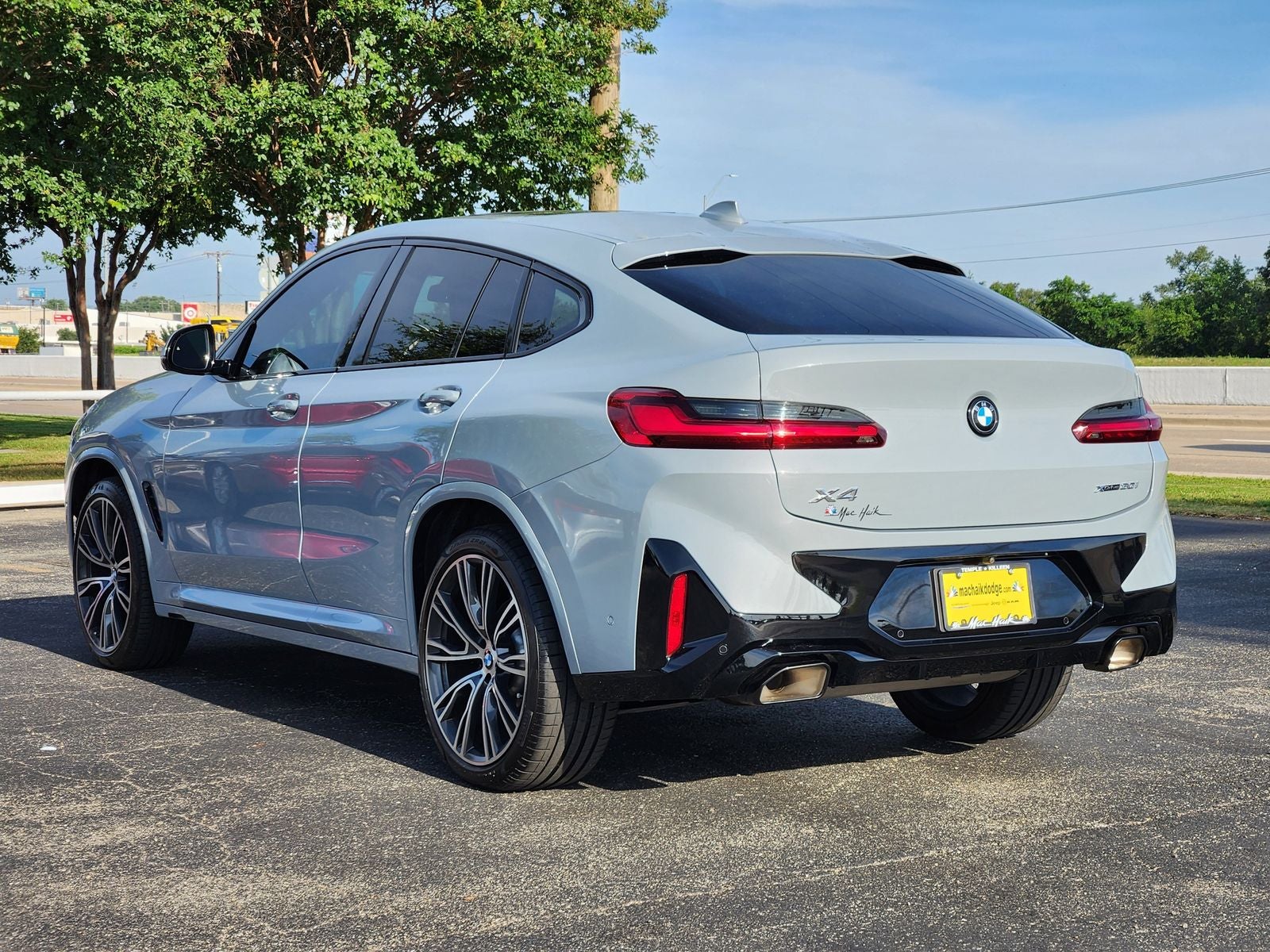 2024 BMW X4 xDrive30i
