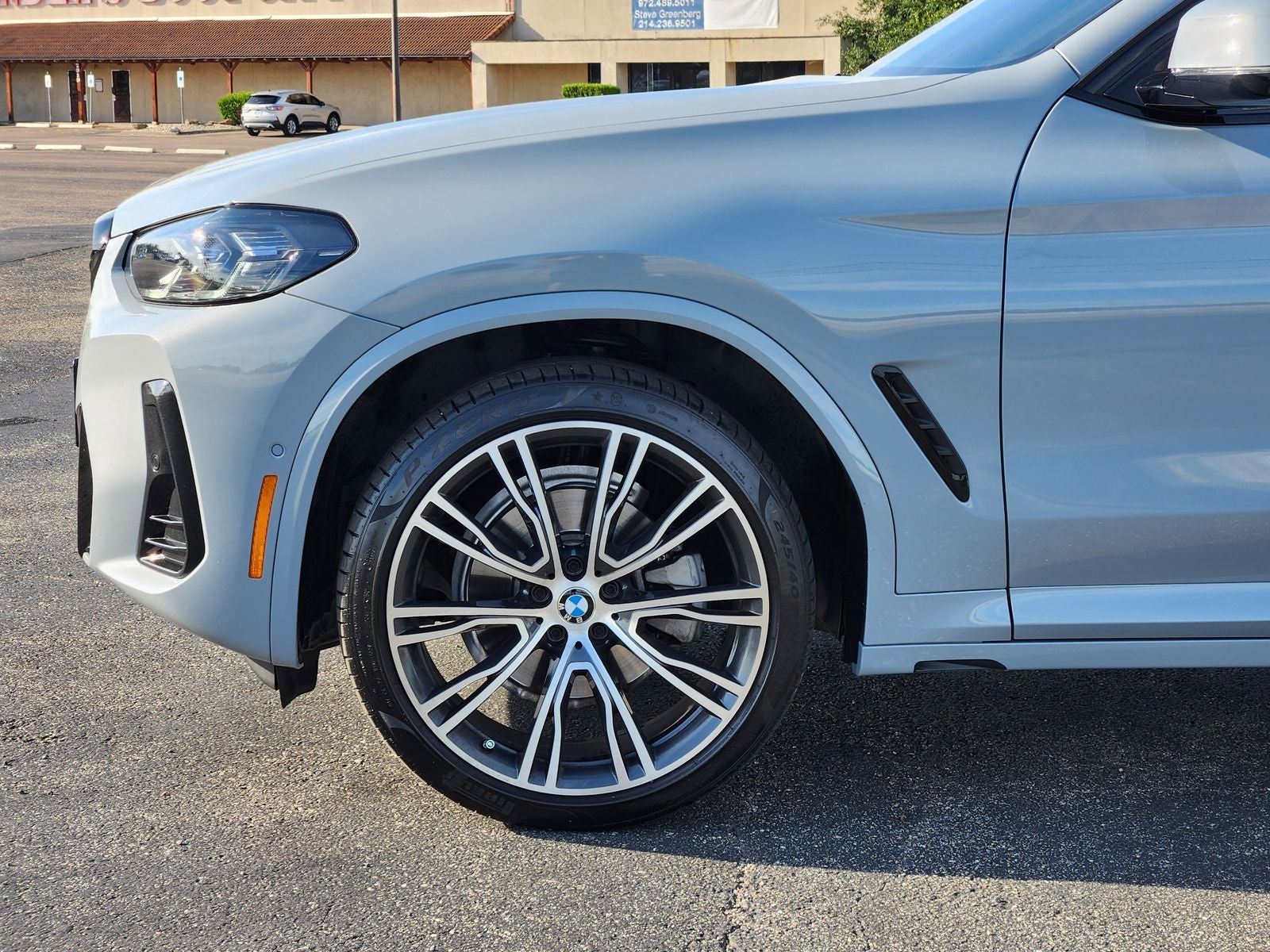 2024 BMW X4 xDrive30i