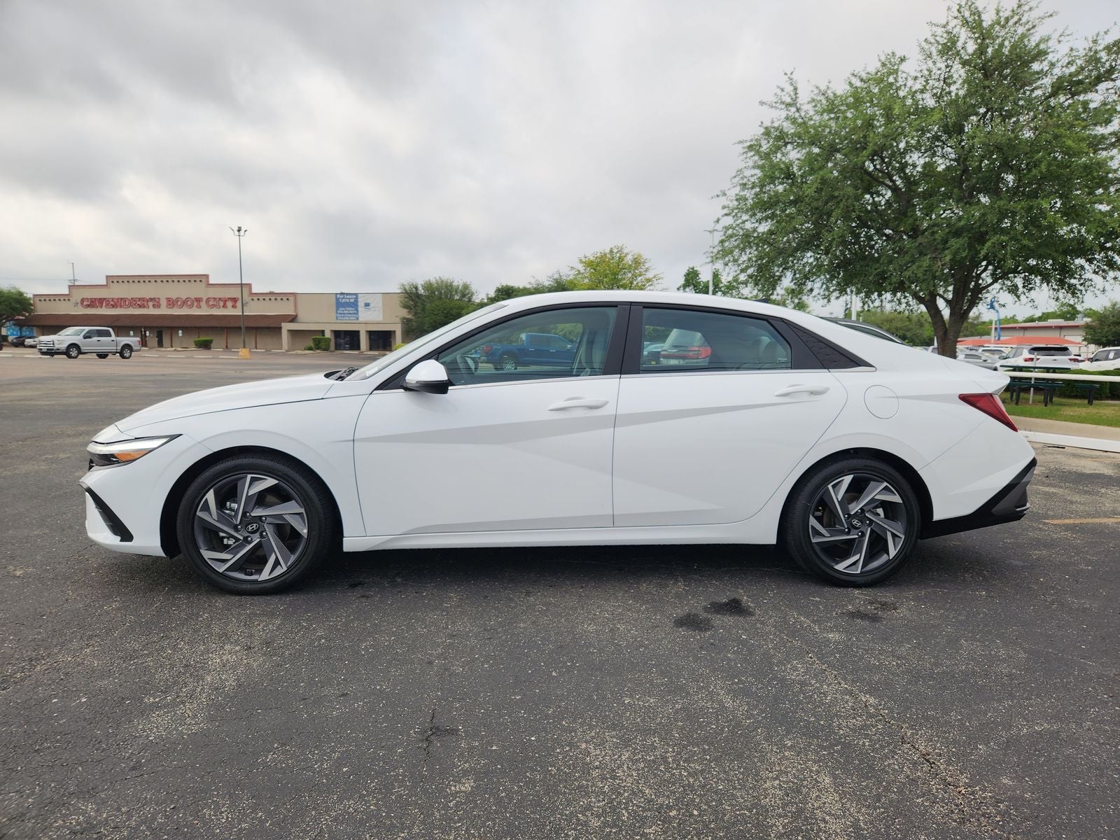 2025 Hyundai Elantra Hybrid Limited